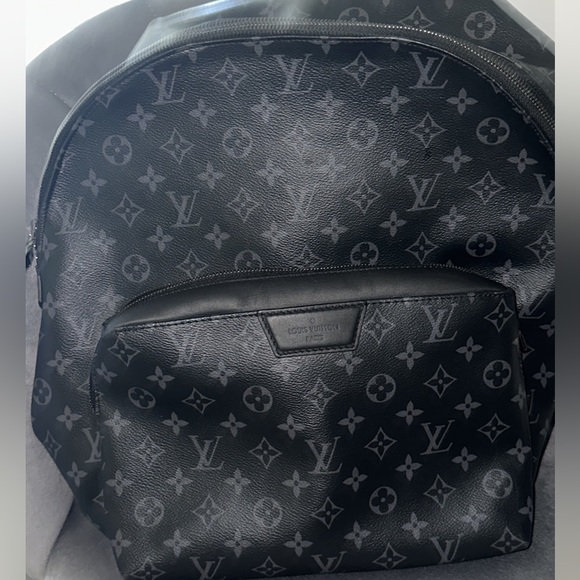 Monogram discovery bag by Louis Vuitton only been worn 2x - Picture 1 of 2